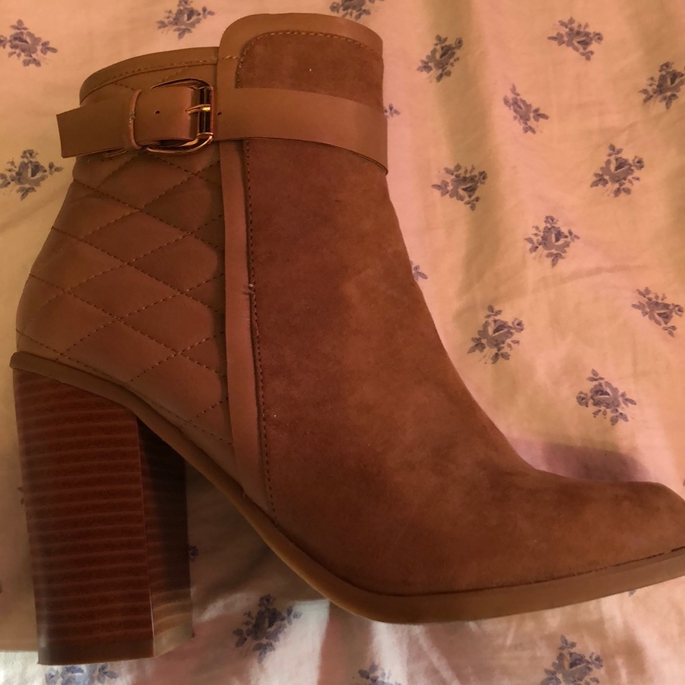 Heeled Boottie - Picture 3 of 3